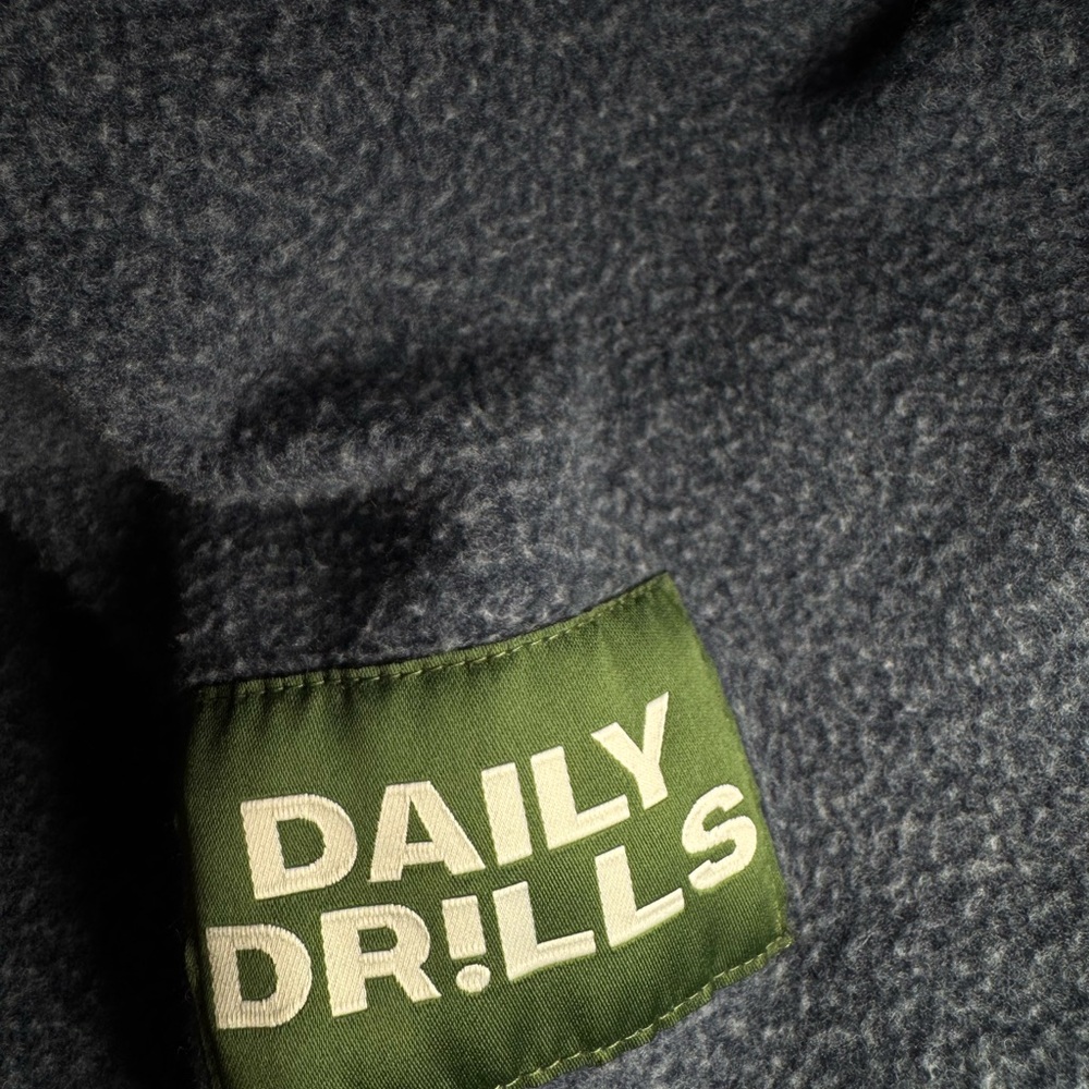 Daily Drills Oversized Fleece Crew and Fleece Super Shorts - Picture 6 of 8